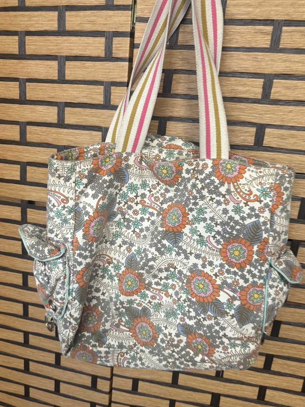 Floral shoulder bag